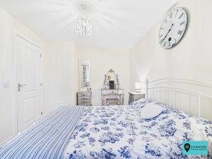 Bedroom- click for photo gallery